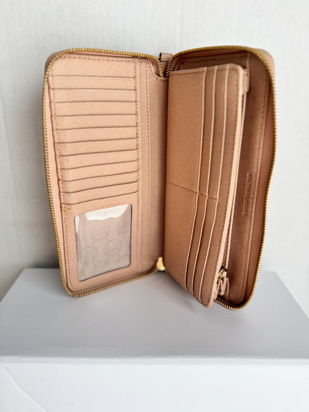Michael Kors Charlotte Tote & Wallet Set Luggage Leather Gently Used - Picture 13 of 13